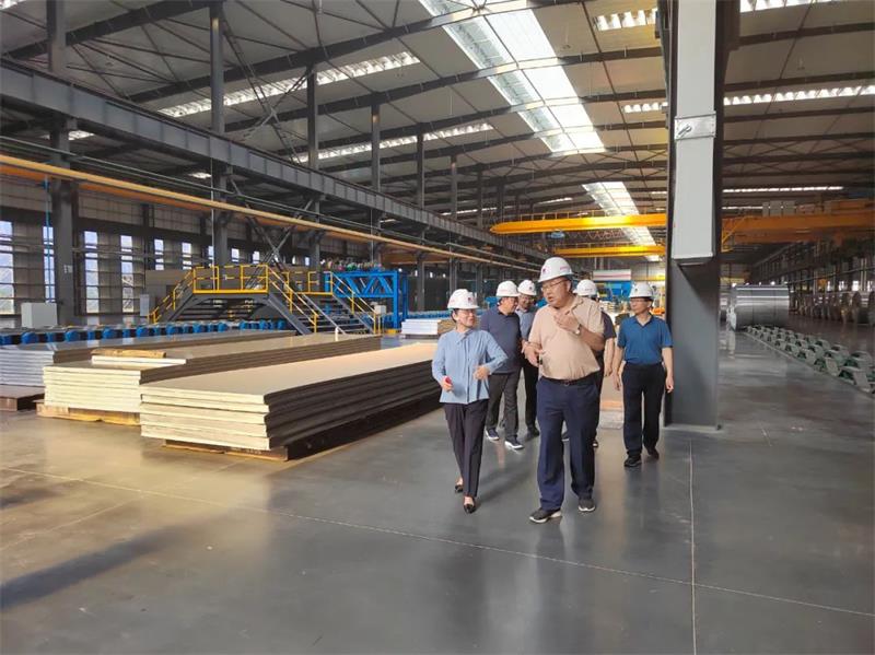 鞏義市人大常委會(huì)黨組書記、主任王愛輝一行到義瑞新材考察調(diào)研